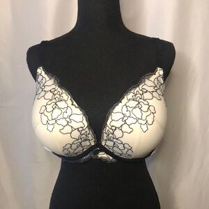TORRID CURVE cream and black floral padded bra with underwire. Size 40 DD.